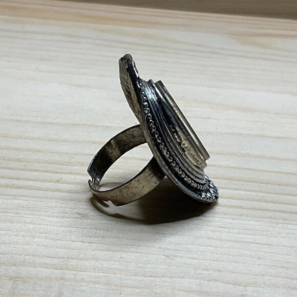 Intricate Silver-Tone Adjustable Oval Ring With Abalone Inlay For Women - Picture 3 of 6